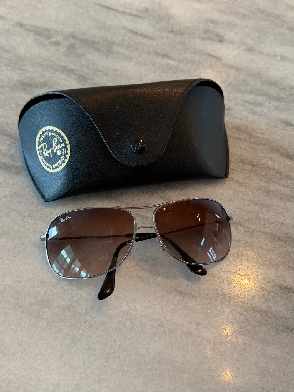 Ray-Ban Men’s/WomenAviator Sunglasses with Brown Gradient Lenses &Silver Frame